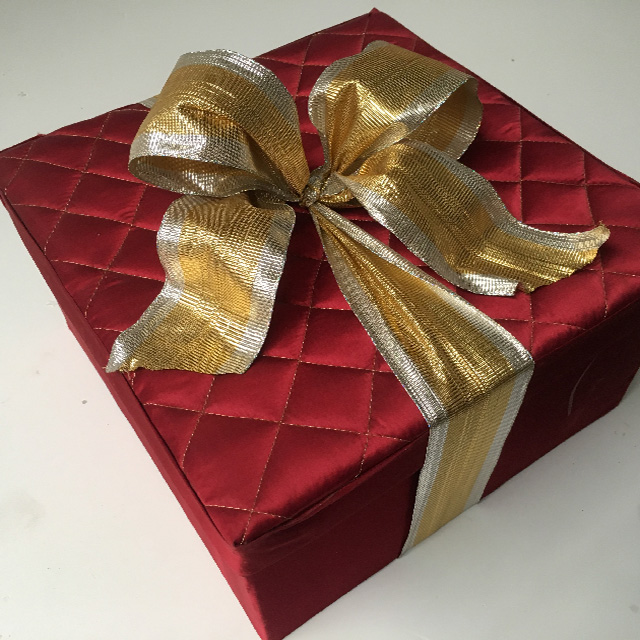 BOX, Dark Red Quilted Gift Box w Ribbon
